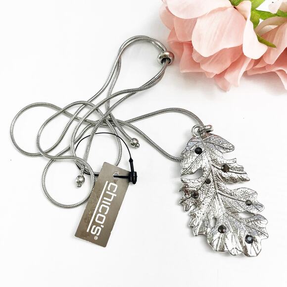 NEW Chico's Silver Leaf Adjustable Pendant Necklace - Picture 1 of 8